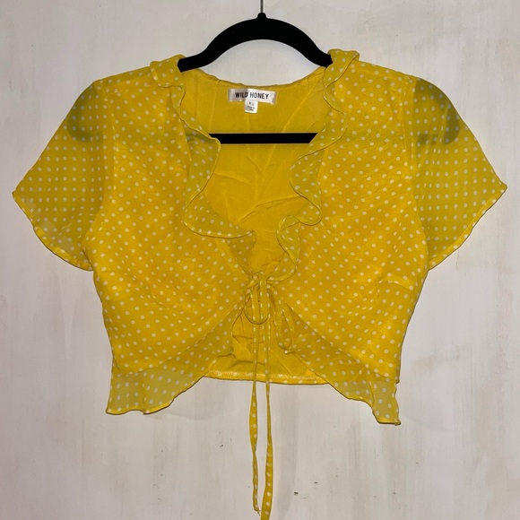 Super cute polka dot tie front crop top with ruffle detail - Picture 8 of 10